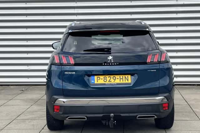 Peugeot 3008 (2022) thumbnail 4