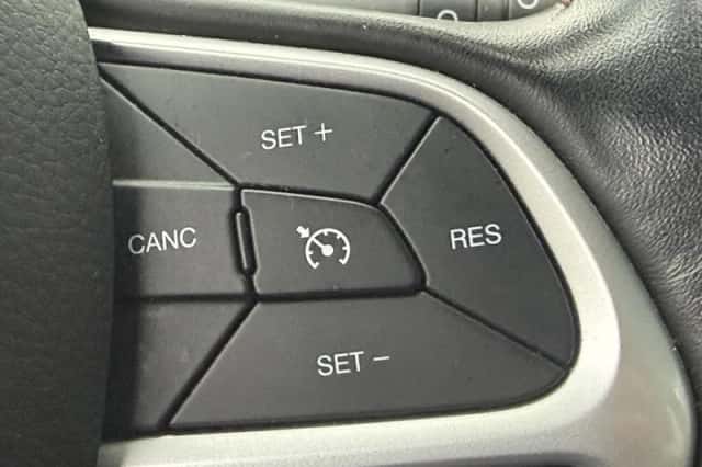 Jeep Compass (2020) thumbnail 16