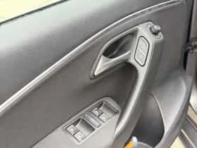 Volkswagen Polo (2016) thumbnail 13