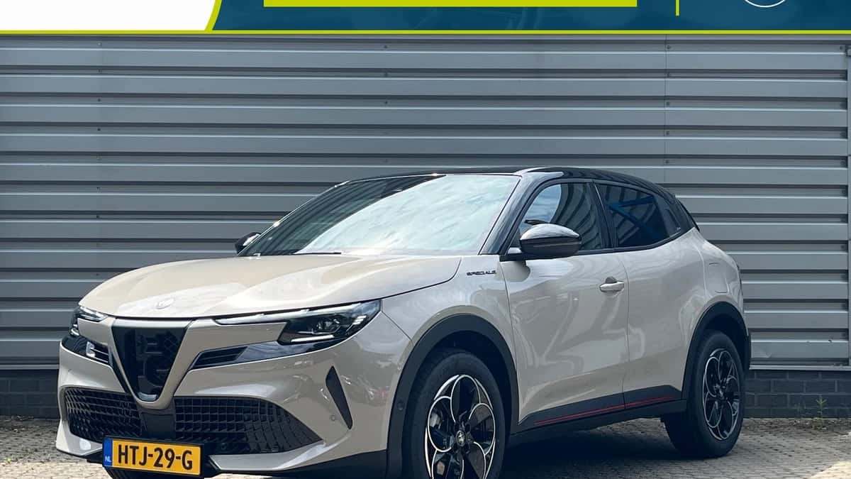 Alfa Romeo Junior (2025) — foto 1