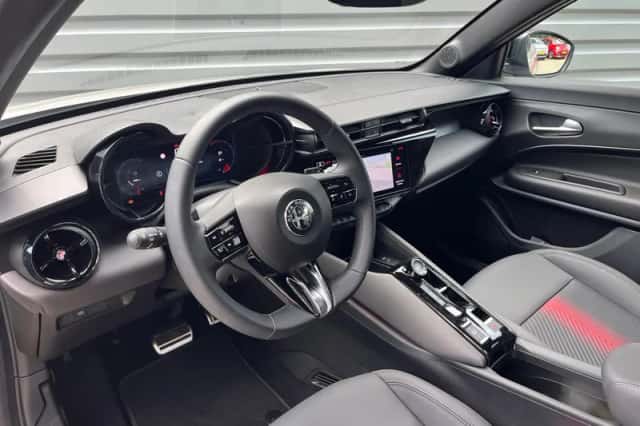 Alfa Romeo Junior (2025) thumbnail 10