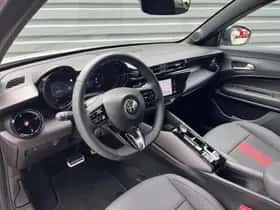 Alfa Romeo Junior (2025) thumbnail 10