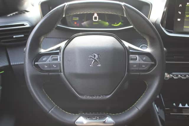 Peugeot 208 (2021) thumbnail 5