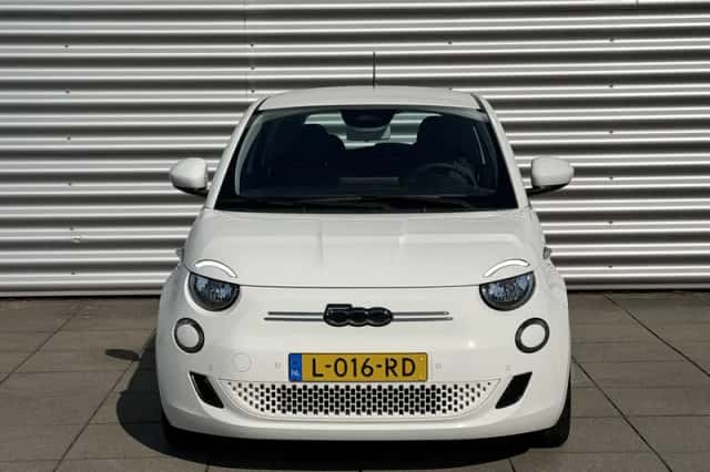 Fiat 500 (2021) thumbnail 6