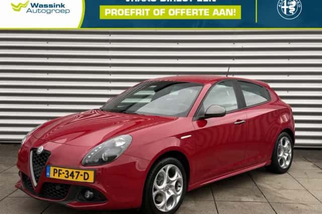 Alfa Romeo Giulietta (2017) thumbnail 1