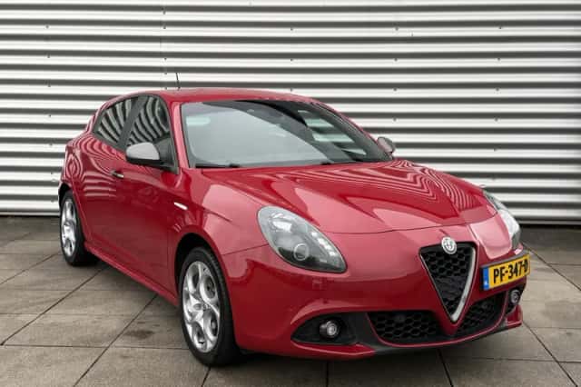 Alfa Romeo Giulietta (2017) thumbnail 2