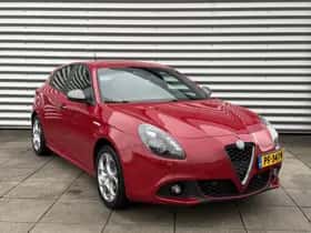 Alfa Romeo Giulietta (2017) thumbnail 2