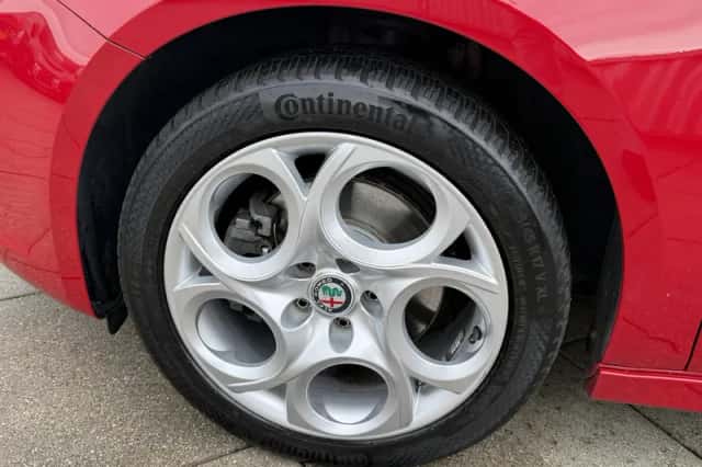 Alfa Romeo Giulietta (2017) thumbnail 15