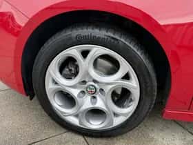Alfa Romeo Giulietta (2017) thumbnail 15