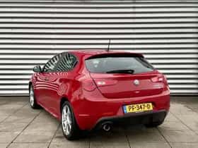 Alfa Romeo Giulietta (2017) thumbnail 4