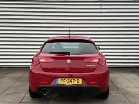 Alfa Romeo Giulietta (2017) thumbnail 8