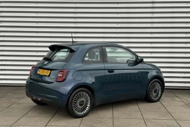 Fiat 500 (2021) thumbnail 5
