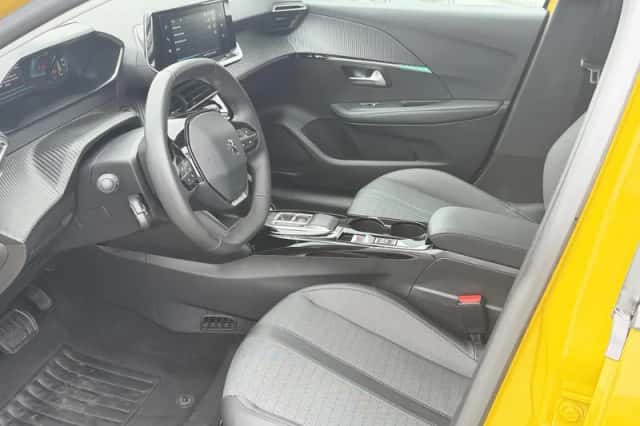 Peugeot e-208 (2023) thumbnail 6