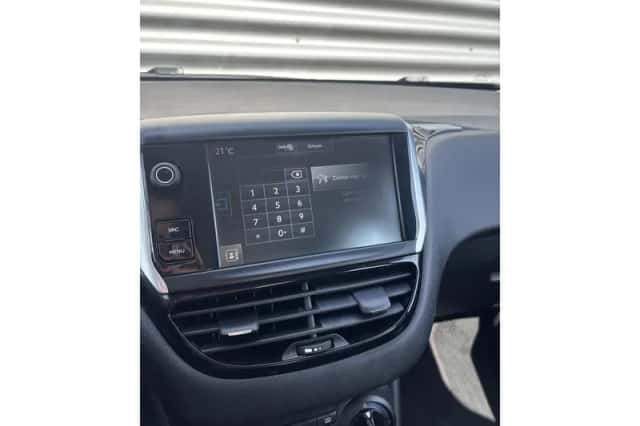 Peugeot 208 (2016) thumbnail 15