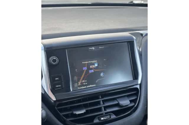 Peugeot 208 (2016) thumbnail 16