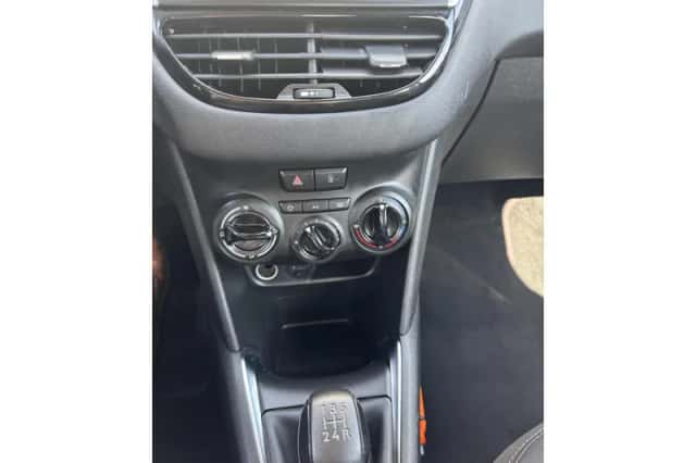 Peugeot 208 (2016) thumbnail 17