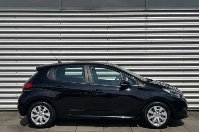 Peugeot 208 (2016) thumbnail 9
