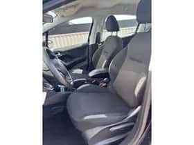 Peugeot 208 (2016) thumbnail 10