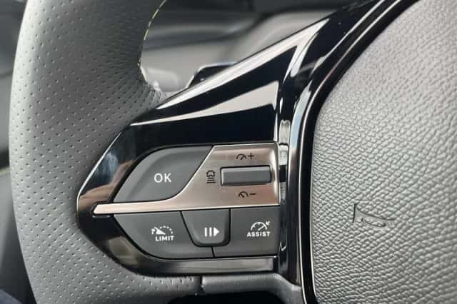 Peugeot 408 (2025) thumbnail 7
