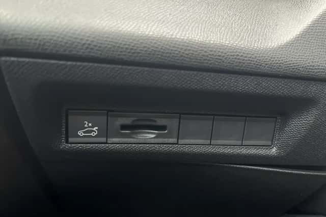 Peugeot 408 (2025) thumbnail 10