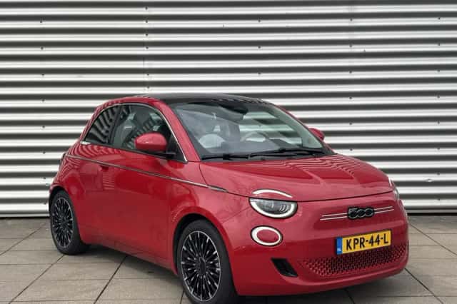 Fiat 500 (2024) thumbnail 4