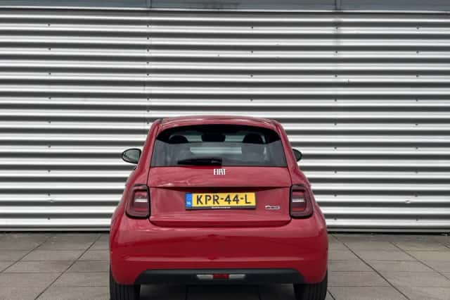 Fiat 500 (2024) thumbnail 6