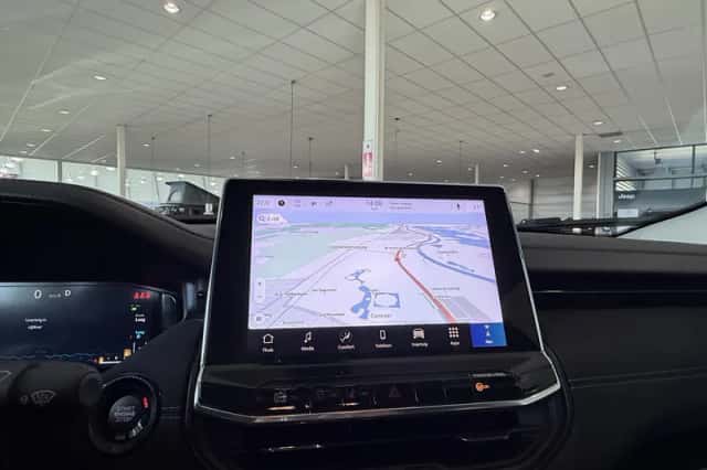 Jeep Compass (2023) thumbnail 14