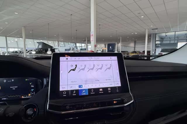 Jeep Compass (2023) thumbnail 10