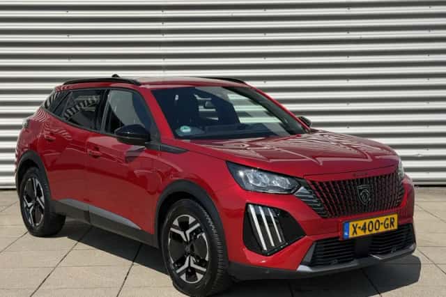 Peugeot 2008 (2023) thumbnail 2