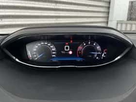 Peugeot 5008 (2022) thumbnail 19
