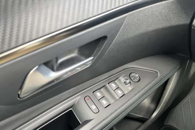 Peugeot 3008 (2024) thumbnail 18