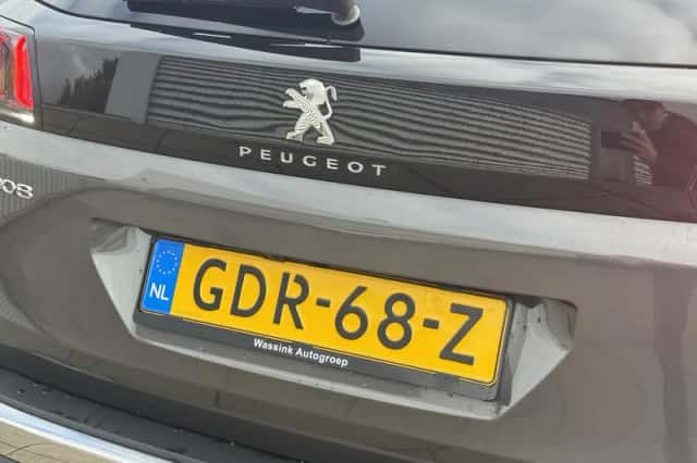 Peugeot 3008 (2024) thumbnail 9