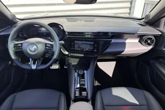 Alfa Romeo Junior (2026) thumbnail 12