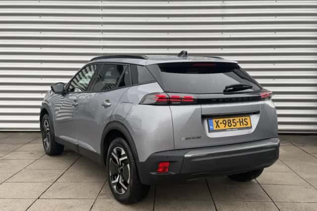 Peugeot e-2008 (2023) thumbnail 4