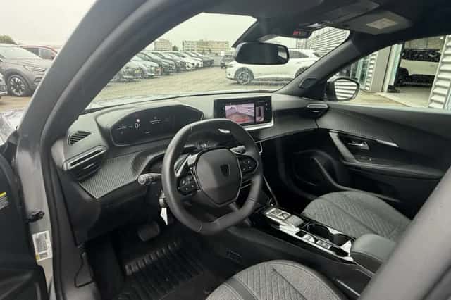 Peugeot e-2008 (2023) thumbnail 6