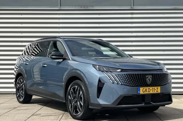 Peugeot 5008 (2024) thumbnail 3