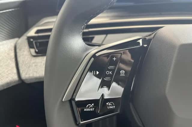 Peugeot 5008 (2024) thumbnail 23