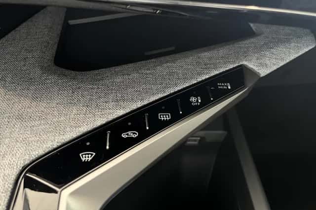 Peugeot 5008 (2024) thumbnail 25