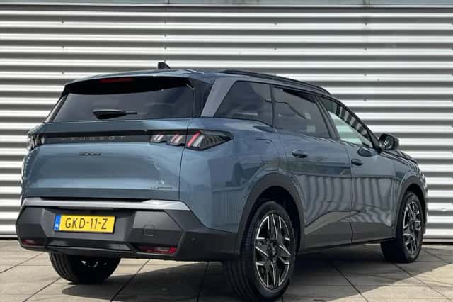 Peugeot 5008 (2024) thumbnail 4