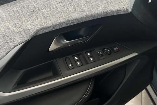 Peugeot 5008 (2024) thumbnail 31