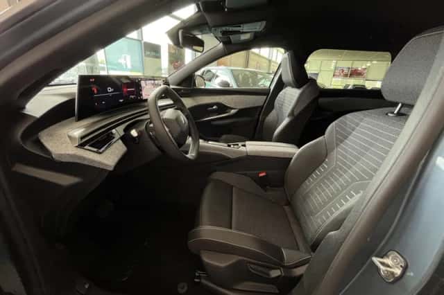 Peugeot 5008 (2024) thumbnail 7