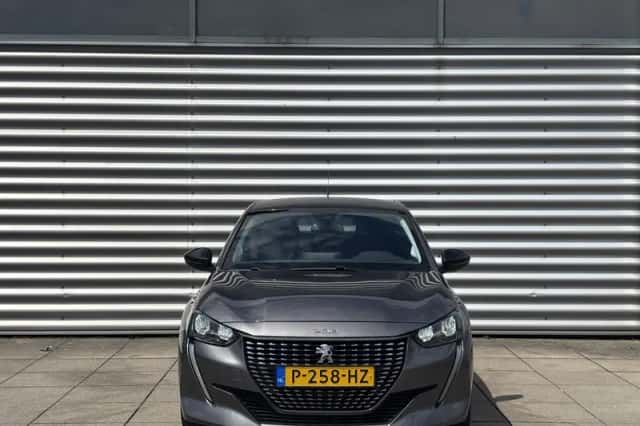 Peugeot 208 (2022) thumbnail 2