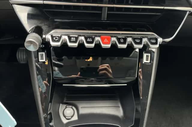 Peugeot 208 (2022) thumbnail 20