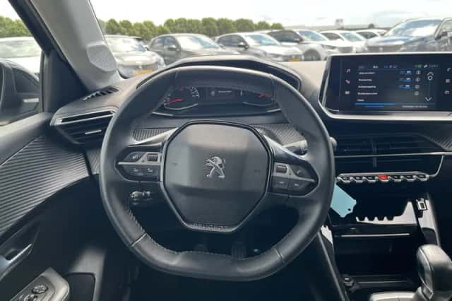 Peugeot 208 (2022) thumbnail 22