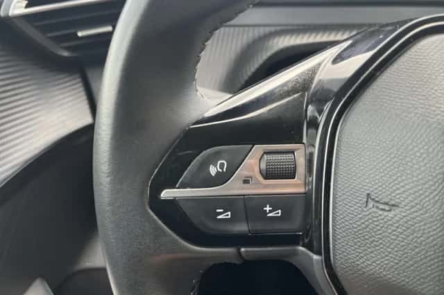 Peugeot 208 (2022) thumbnail 8