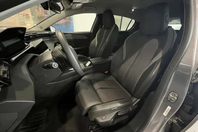 Peugeot 308 (2024) thumbnail 7