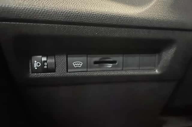 Peugeot 308 (2024) thumbnail 10