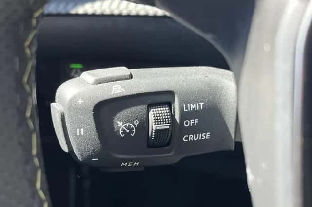 Peugeot e-2008 (2024) thumbnail 15