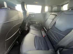 Jeep Compass (2022) thumbnail 12
