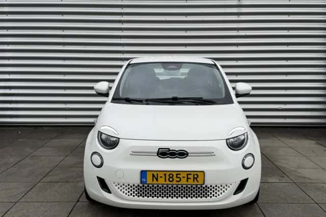 Fiat 500 (2021) thumbnail 5